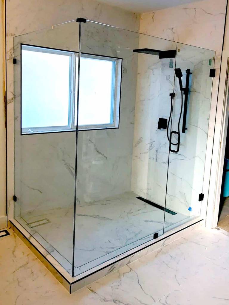 VanGlaze - swing glass shower doors