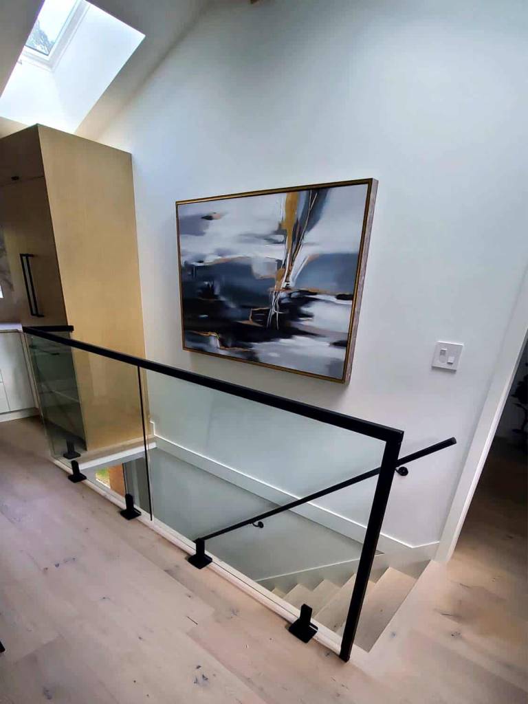 VanGlaze - 34-Spigot Glass Railing