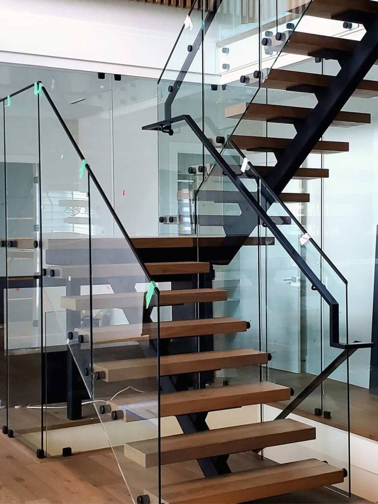 VanGlaze - 34-standoff glass railing