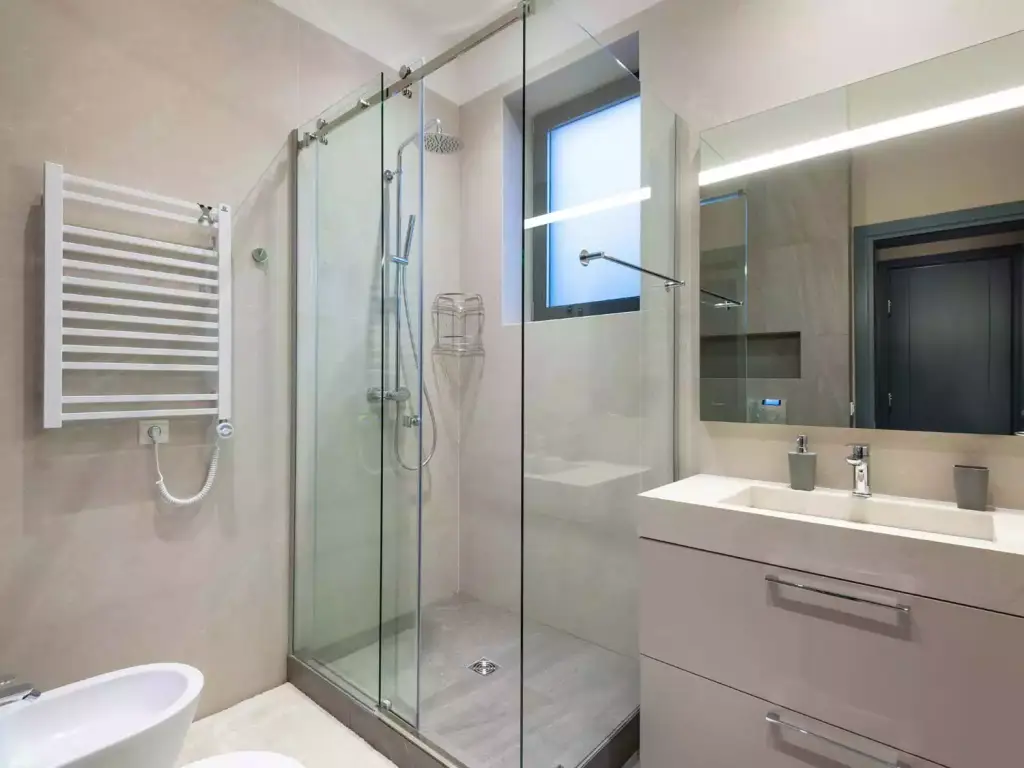 VanGlaze - sliding glass shower doors in Burnaby & Langley