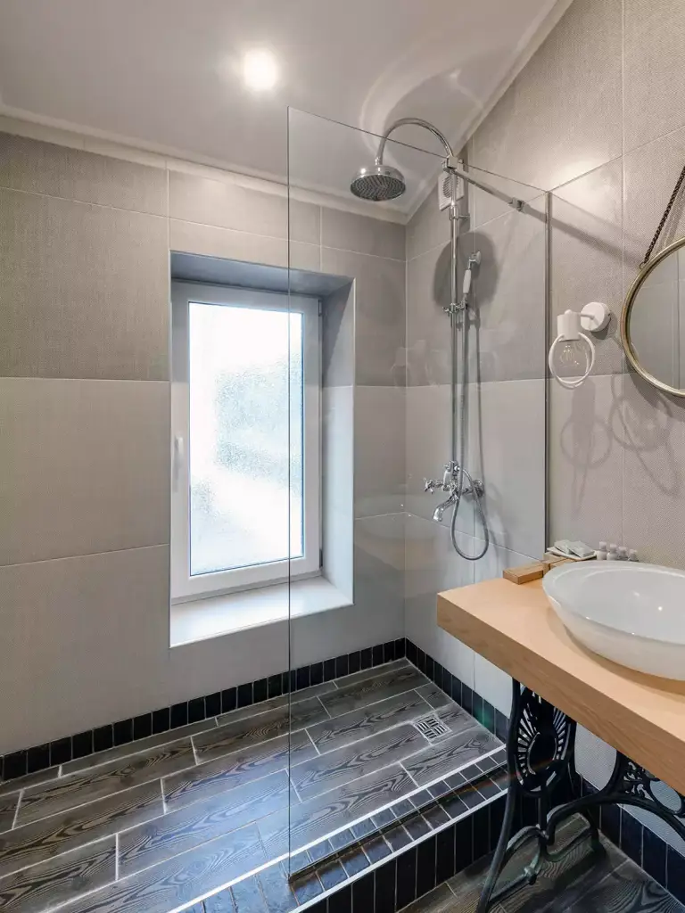 VanGlaze - Fixed glass Shower Panels in Langley & Burnaby