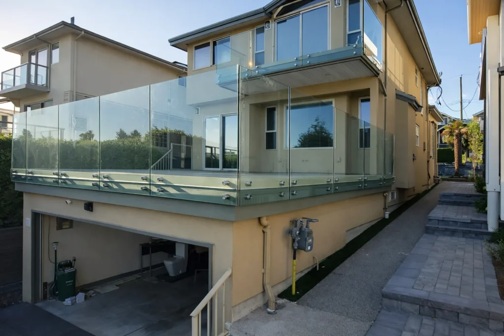 tempered-glass-railing-coquitlam-modern-home