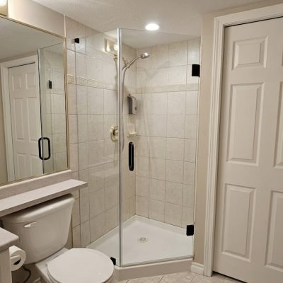 Frameless Neo Angel shower glass